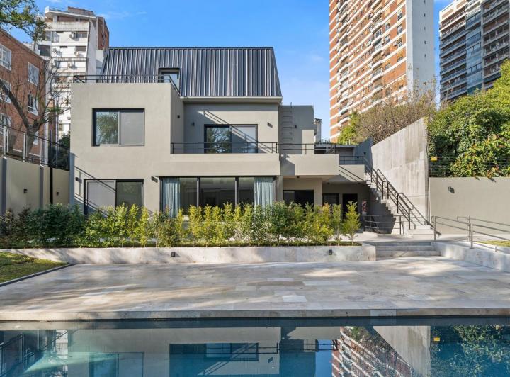 Casa · 293m² · 5 Ambientes · 2 Cocheras