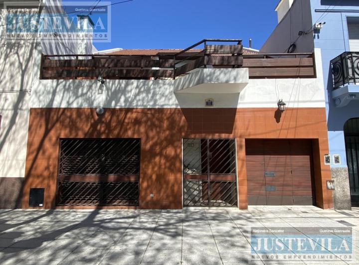 Casa · 260m² · 5 Ambientes · 2 Cocheras
