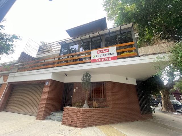 Casa · 200m² · 7 Ambientes · 1 Cochera