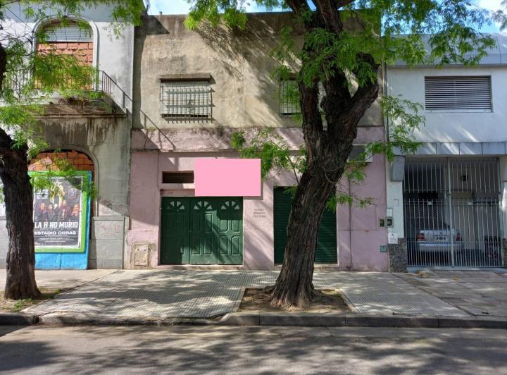 Casa · 250m² · 6 Ambientes · 1 Cochera