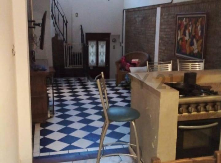 Casa · 128m² · 6 Ambientes