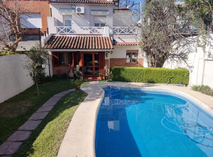 Casa · 226m² · 4 Ambientes · 1 Cochera