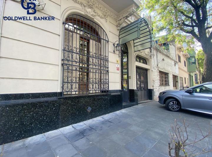 Casa · 270m² · 8 Ambientes · 1 Cochera