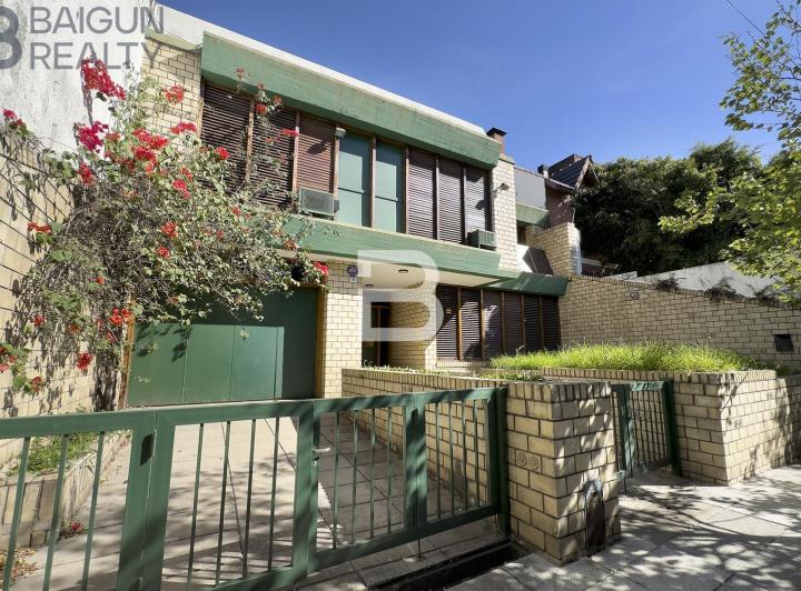 Casa · 389m² · 5 Ambientes · 1 Cochera
