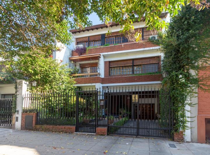 Casa · 399m² · 6 Ambientes · 4 Cocheras