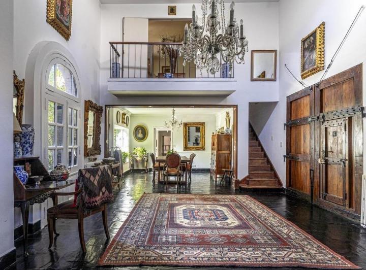 Casa · 575ha · 11 Ambientes · 2 Cocheras