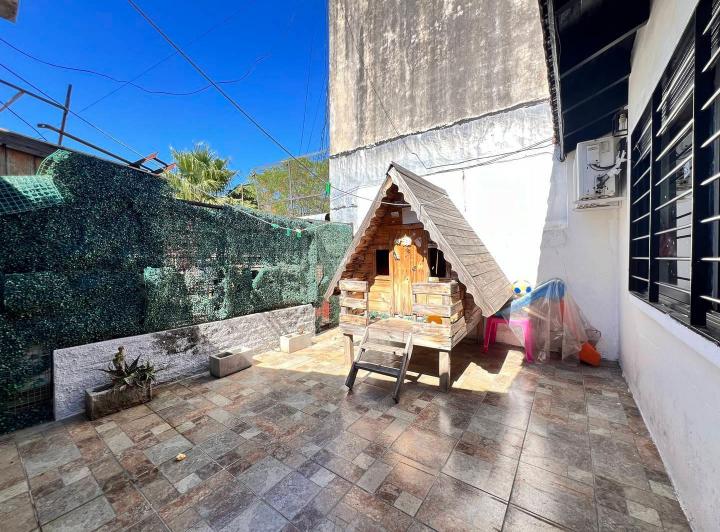 Casa · 265m² · 6 Ambientes · 1 Cochera