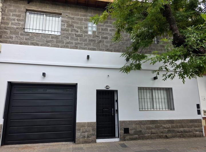 Casa · 162m² · 4 Ambientes · 2 Cocheras