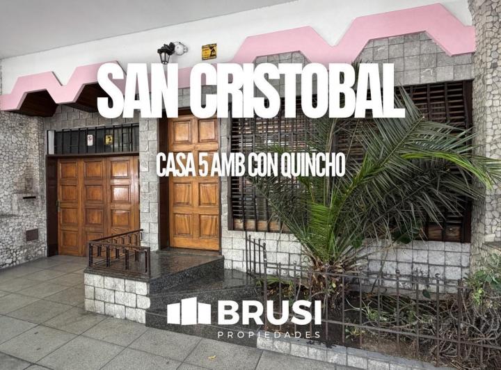 Casa · 228m² · 6 Ambientes · 3 Cocheras