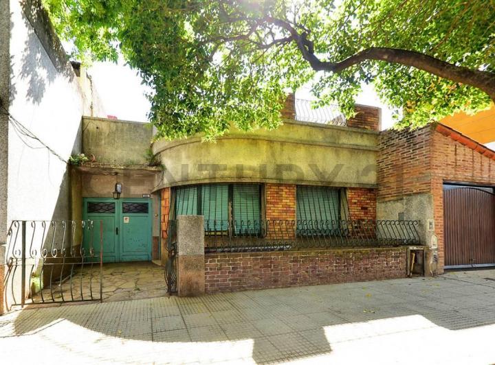 Casa · 160m² · 6 Ambientes · 1 Cochera