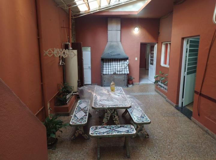 Casa · 190m² · 6 Ambientes · 1 Cochera