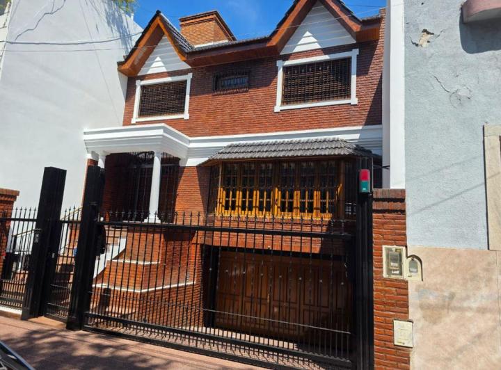 Casa · 350m² · 1 Ambiente