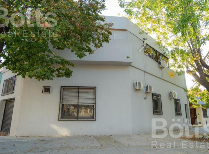 Casa · 190m² · 6 Ambientes · 1 Cochera