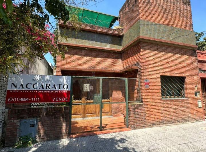 Casa · 159m² · 4 Ambientes · 1 Cochera