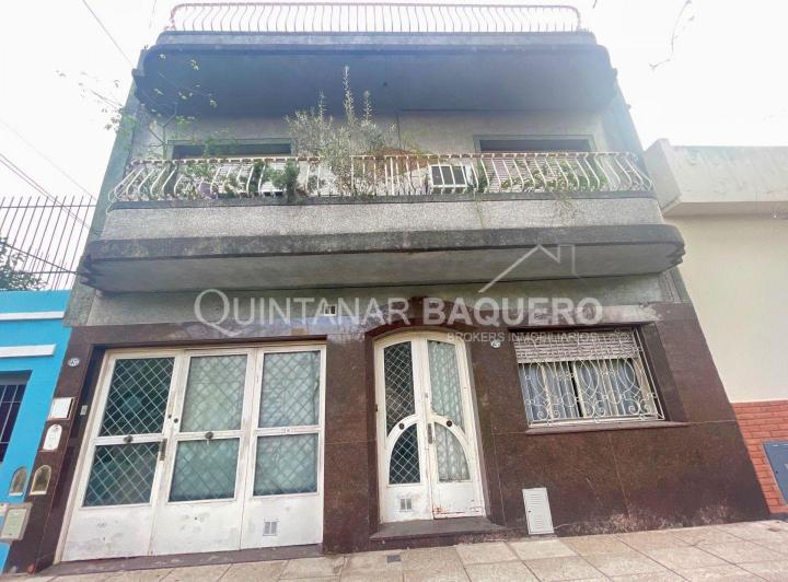 Casa · 330m² · 5 Ambientes · 1 Cochera