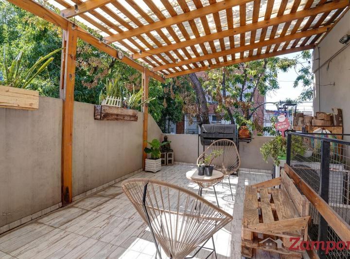 Casa · 290m² · 6 Ambientes · 1 Cochera