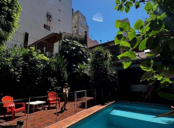 Casa · 300m² · 6 Ambientes · 2 Cocheras