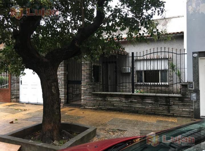 Casa · 127m² · 4 Ambientes · 1 Cochera