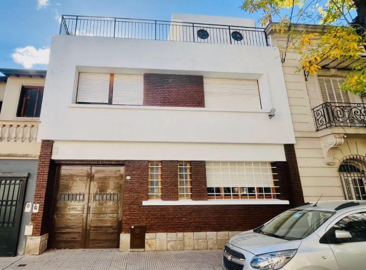 Casa · 264m² · 7 Ambientes · 1 Cochera