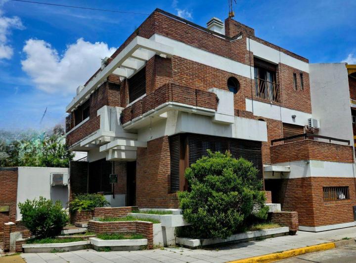 Casa · 262m² · 4 Ambientes · 2 Cocheras