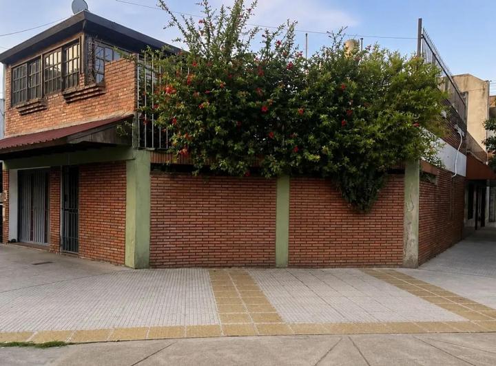 Casa · 130m² · 3 Ambientes · 1 Cochera