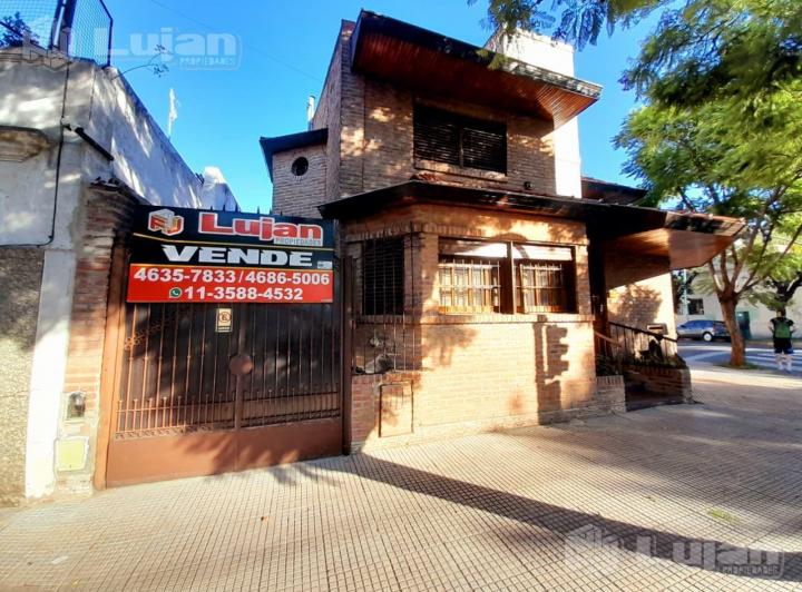 Casa · 202m² · 5 Ambientes · 1 Cochera