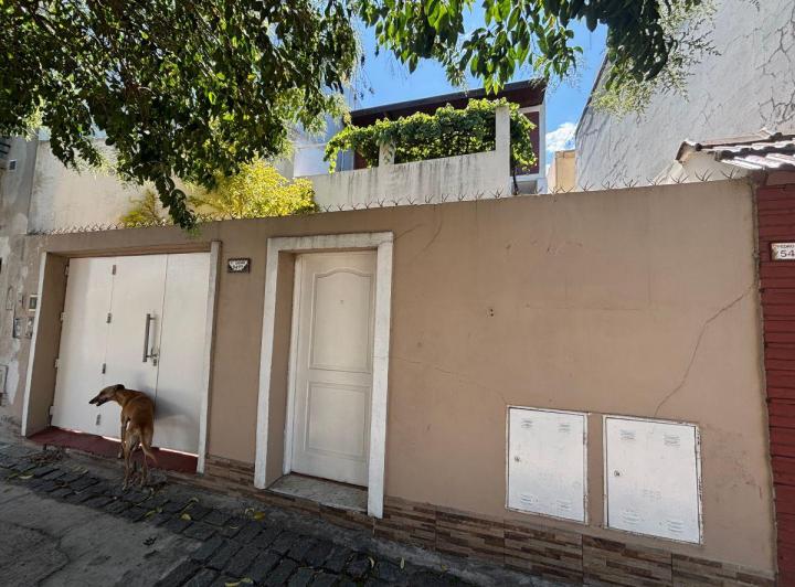 Casa · 120m² · 6 Ambientes · 1 Cochera