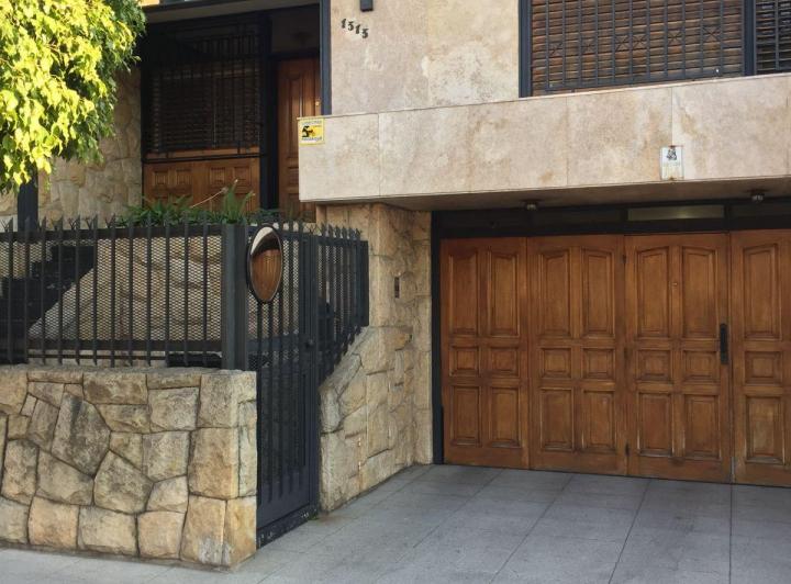 Casa · 250m² · 5 Ambientes · 2 Cocheras