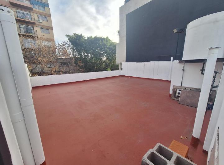Casa · 220m² · 6 Ambientes · 2 Cocheras