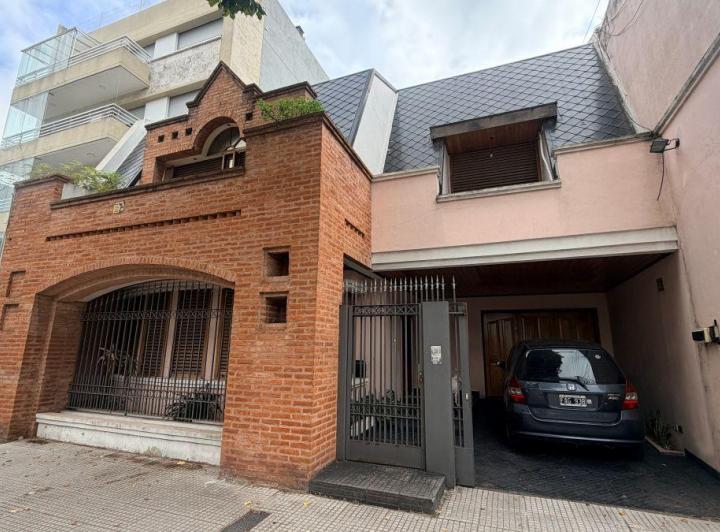 Casa · 550m² · 7 Ambientes · 4 Cocheras