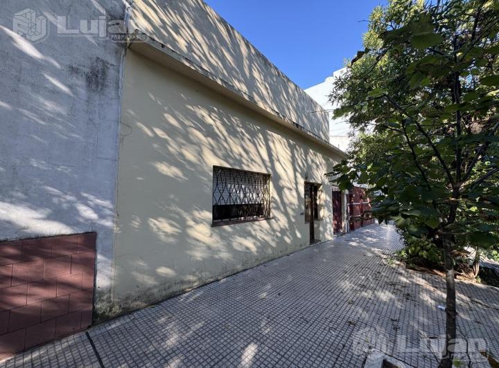 Casa · 300m² · 6 Ambientes · 2 Cocheras