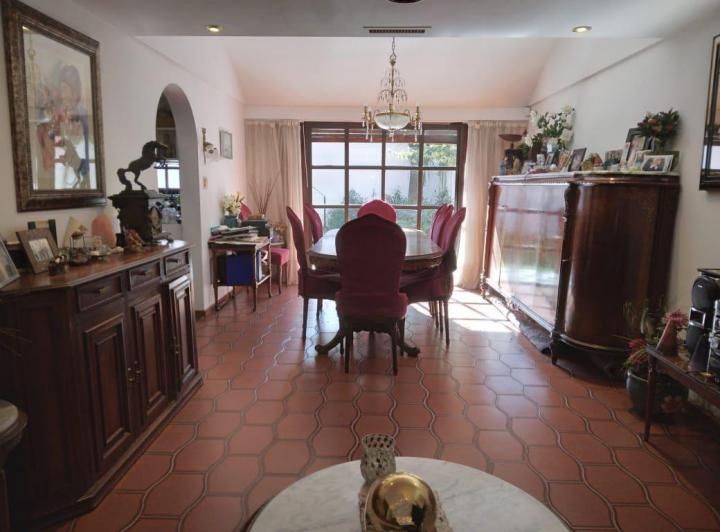 Casa · 210m² · 4 Ambientes · 1 Cochera