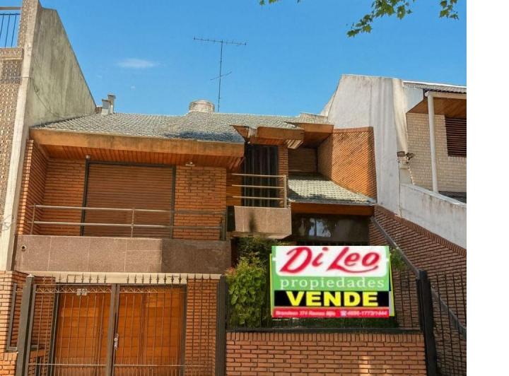 Casa · 298m² · 4 Ambientes · 3 Cocheras