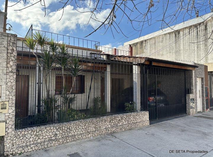 Casa · 140m² · 7 Ambientes · 1 Cochera