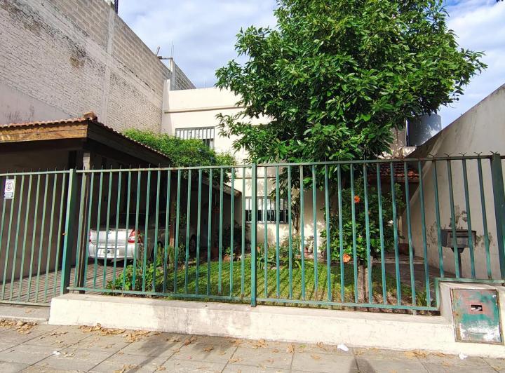 Casa · 178m² · 6 Ambientes · 1 Cochera