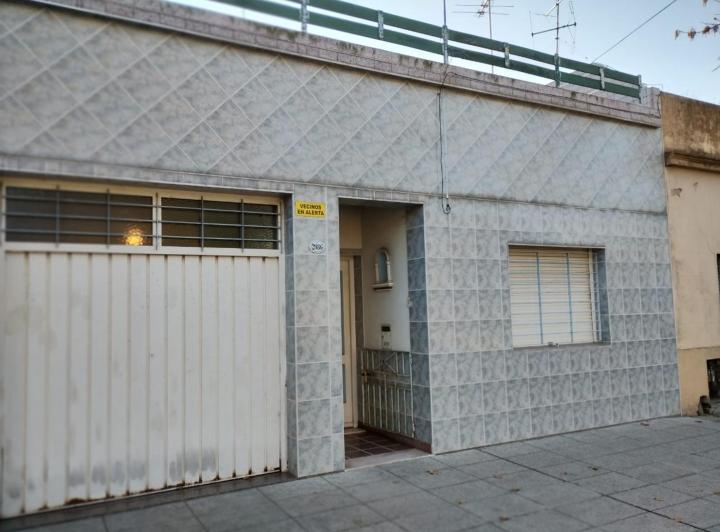 Casa · 200m² · 4 Ambientes · 1 Cochera