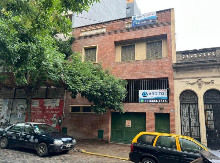 Casa · 638m² · 7 Ambientes · 1 Cochera