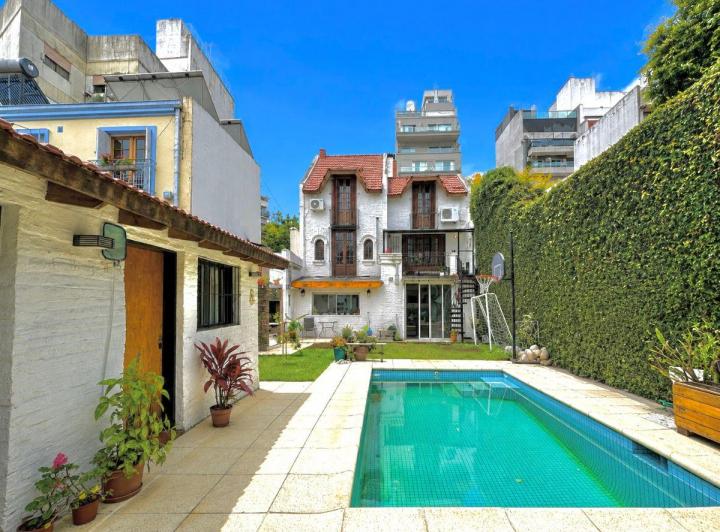 Casa · 250m² · 6 Ambientes