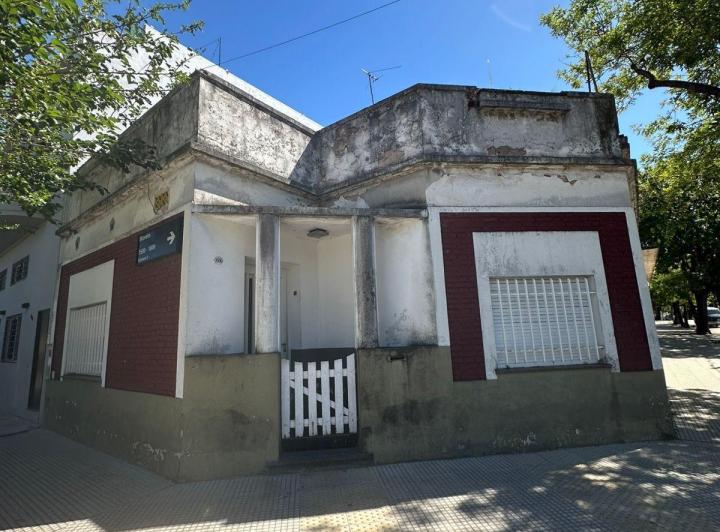 Casa · 90m² · 5 Ambientes · 1 Cochera