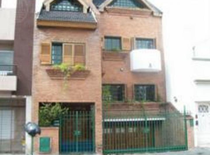Casa · 270m² · 5 Ambientes · 2 Cocheras