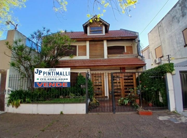 Casa · 252m² · 5 Ambientes · 2 Cocheras