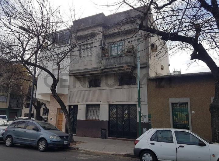 Casa · 212m² · 5 Ambientes · 2 Cocheras