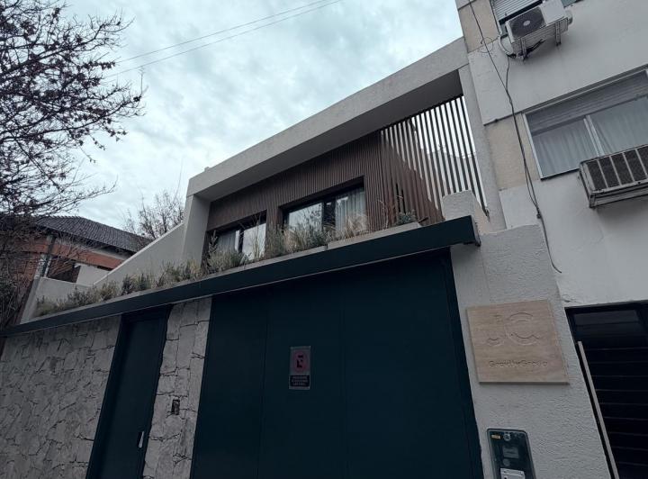 Casa · 300m² · 4 Ambientes · 2 Cocheras