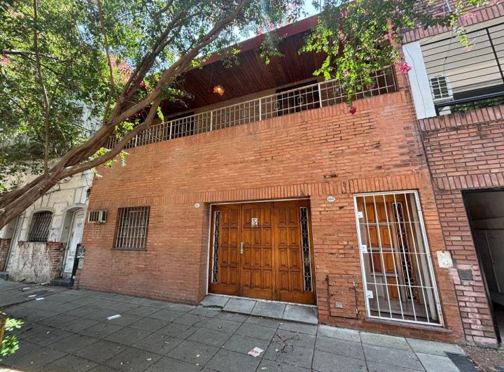 Casa · 200m² · 5 Ambientes