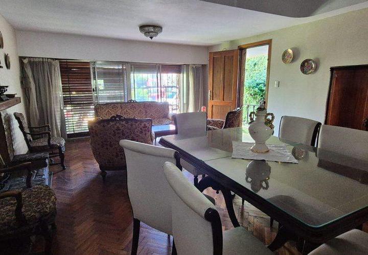 Casa · 185m² · 4 Ambientes · 1 Cochera