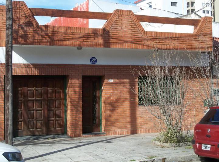 Casa · 174m² · 4 Ambientes · 1 Cochera