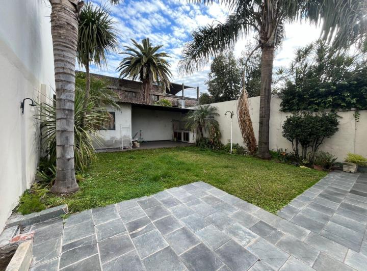 Casa · 170m² · 3 Ambientes · 1 Cochera