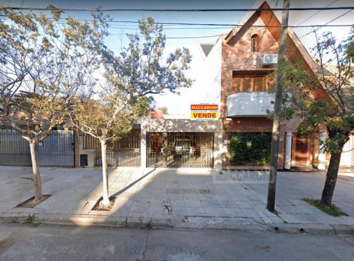 Casa · 200m² · 4 Ambientes · 2 Cocheras