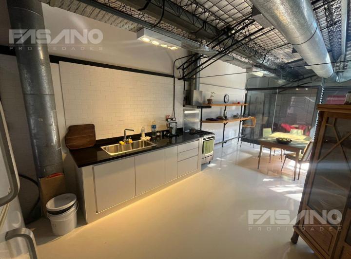 Casa · 340m² · 7 Ambientes · 1 Cochera