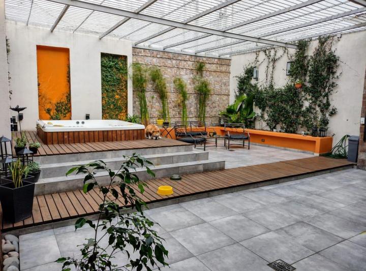 Casa · 220m² · 6 Ambientes · 1 Cochera